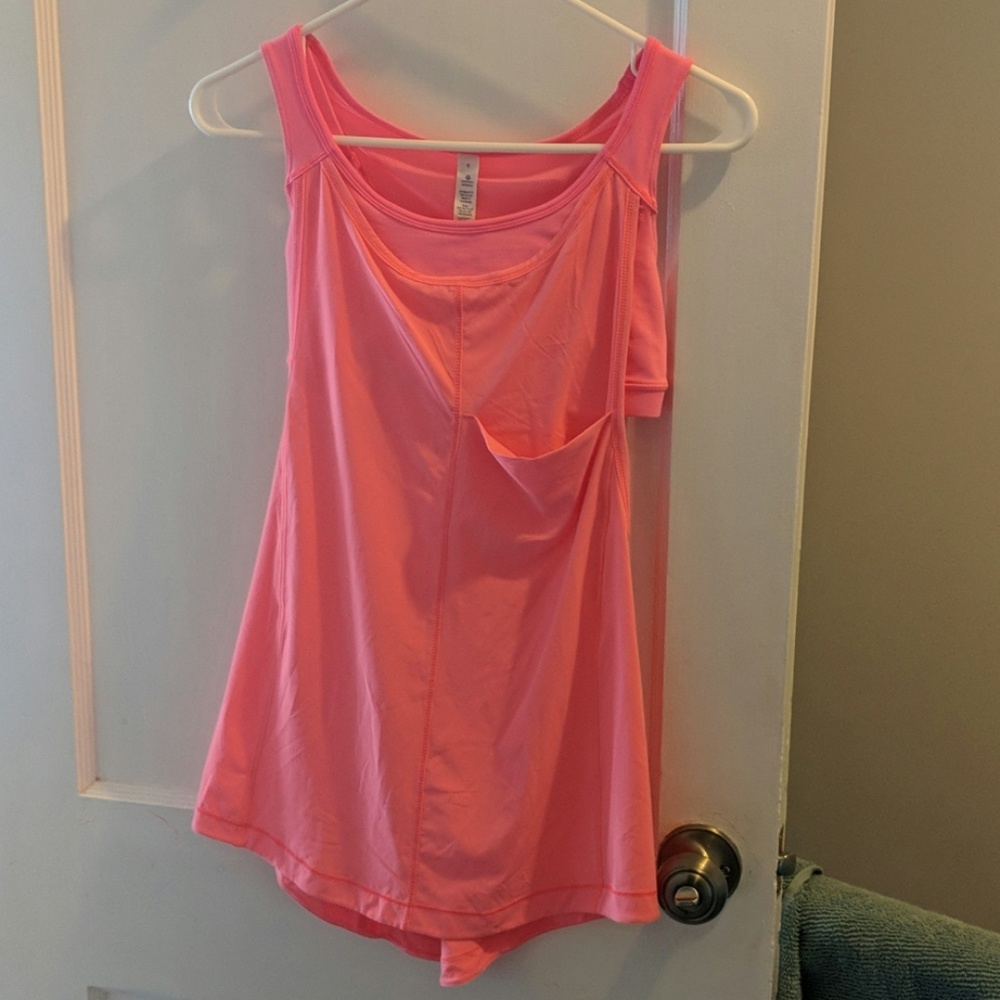 lululemon tank with built in bra EUC, size 4